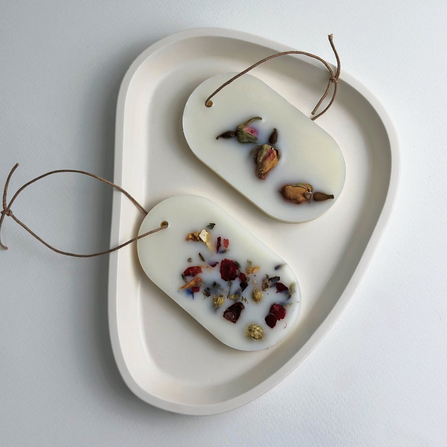 Handmade Jesmonite Minimal Tray – Modern Triangle Design