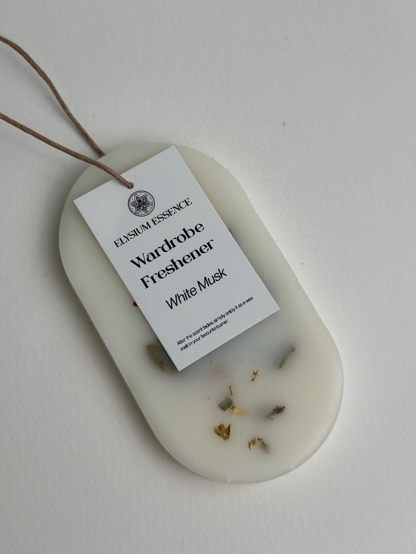 White Musk Wardrobe Freshener with Dried Flowers