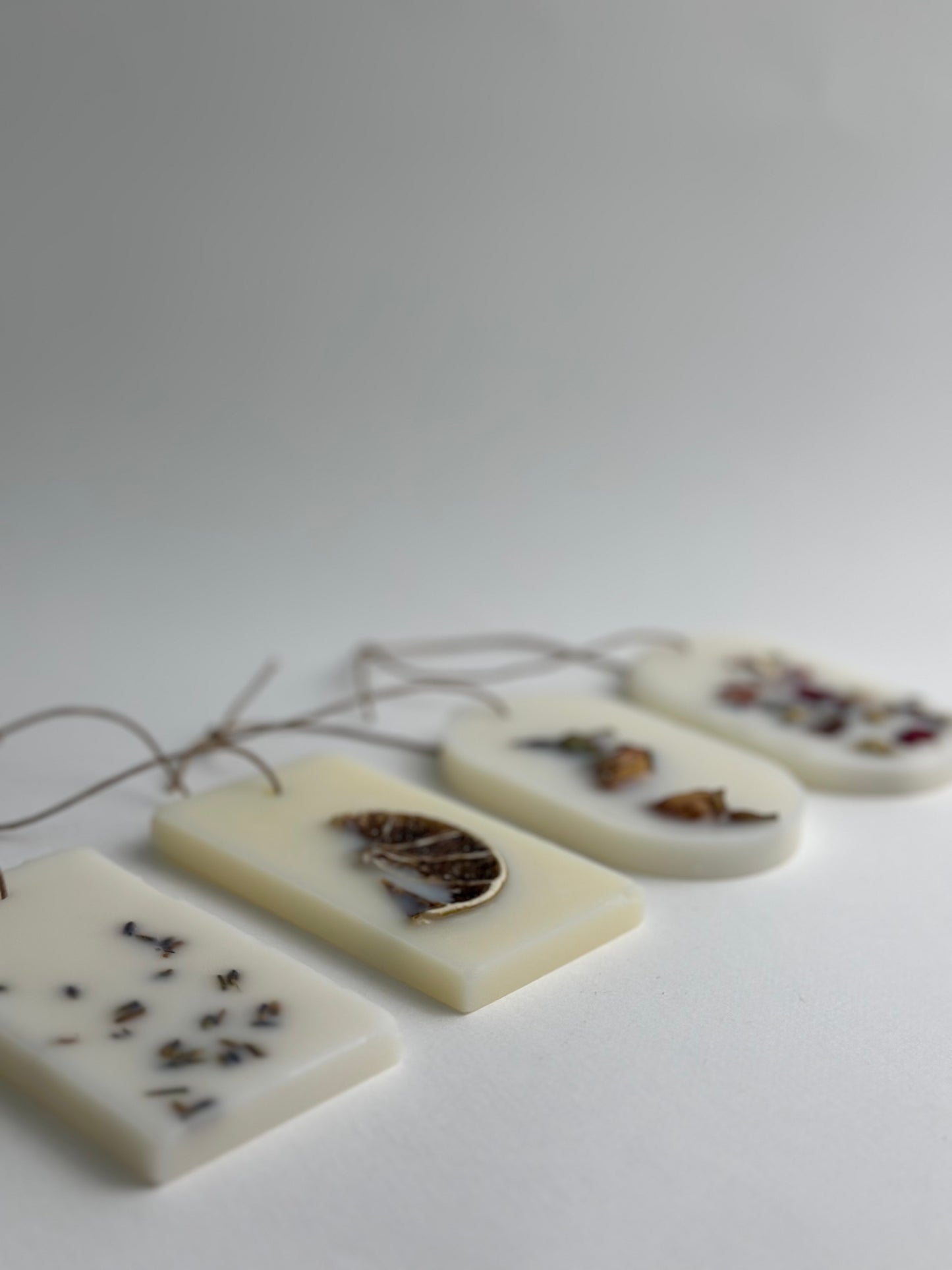 Fresh Linen Wardrobe Freshener with Dried Roses