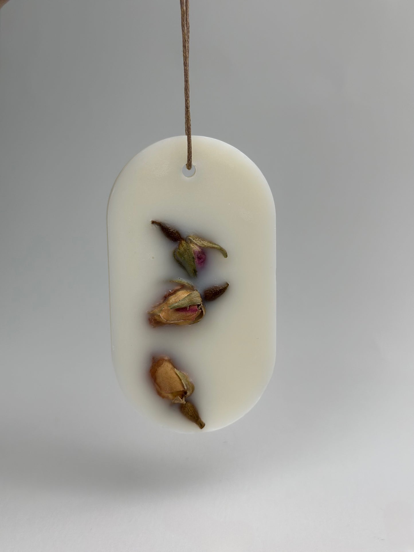 Fresh Linen Wardrobe Freshener with Dried Roses