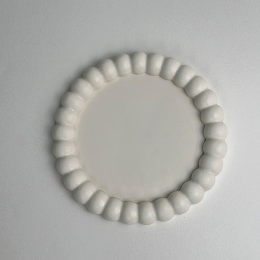 Handmade White Jesmonite Decorative Tray – Minimal Round Beaded Edge