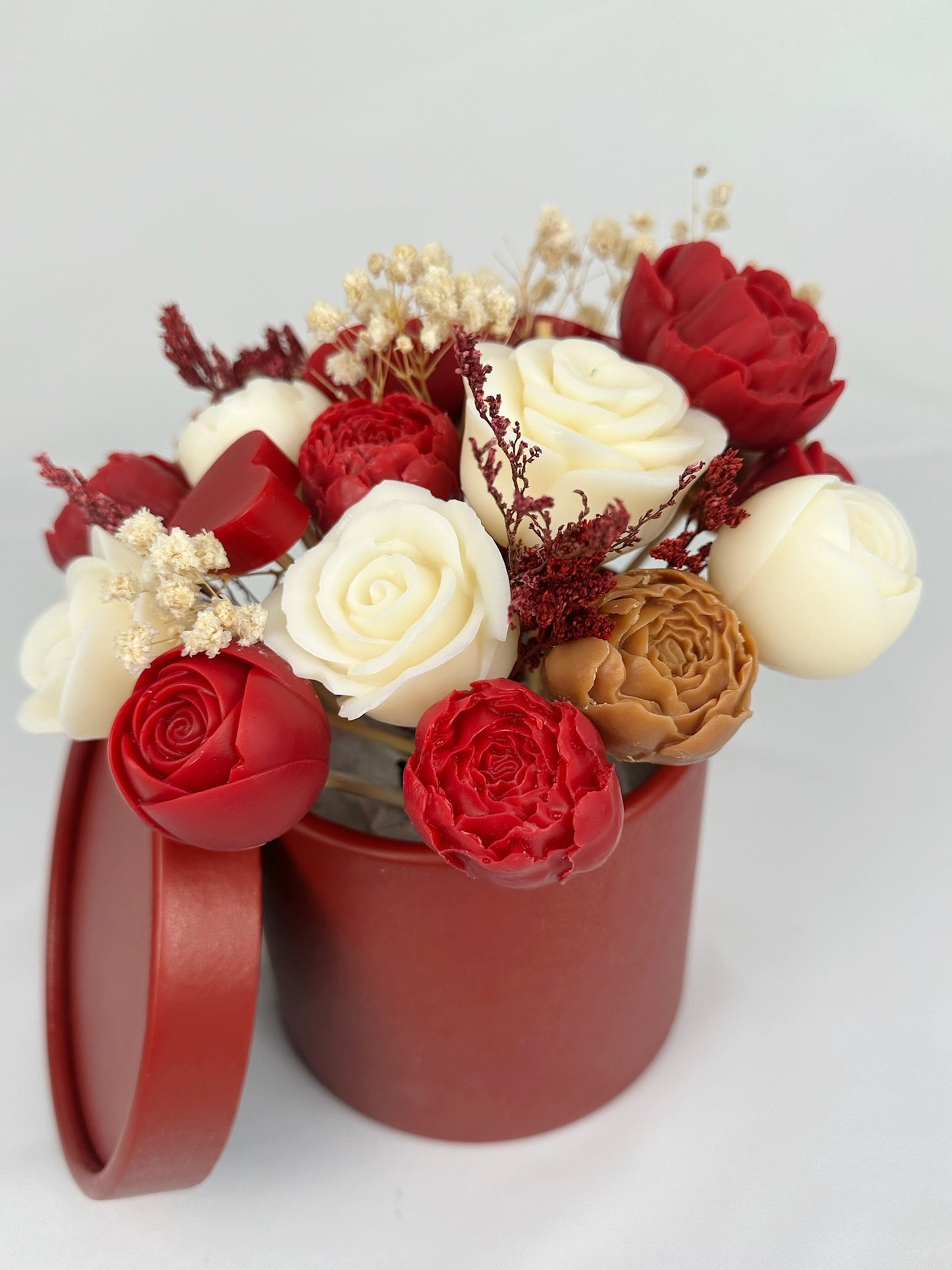 Red Bouquet in Blackberry & Peach Scent