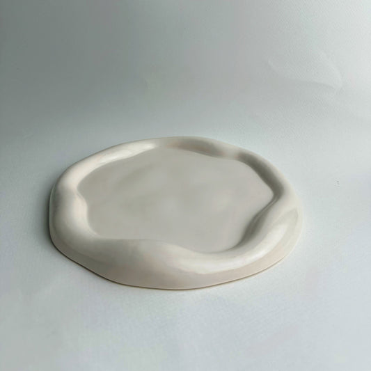 Cloud Round-Shaped Handmade Jesmonite Tray – Minimalist Decorative Catchall Dish