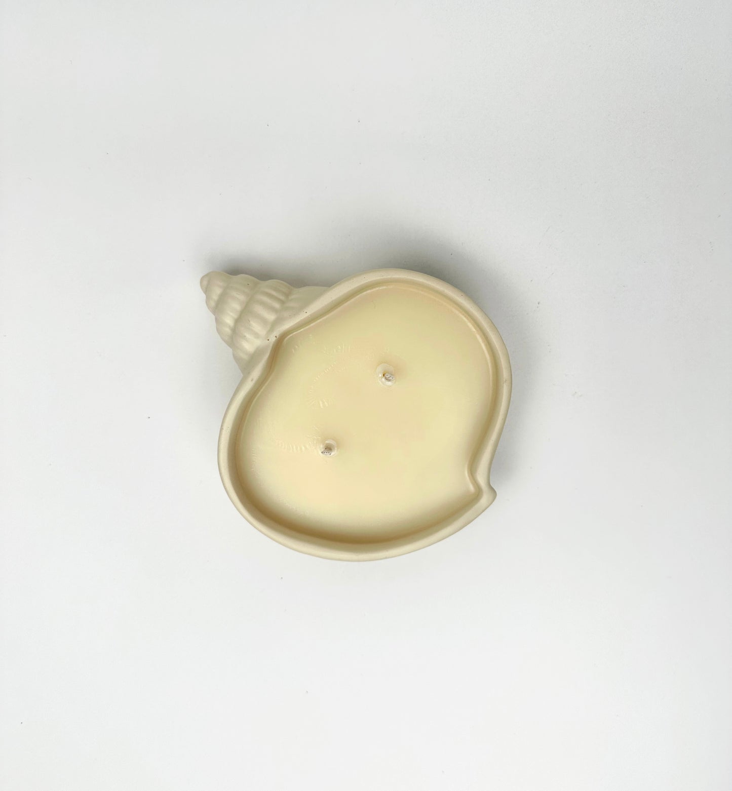 Pear-Scented Jesmonite Shell Candle
