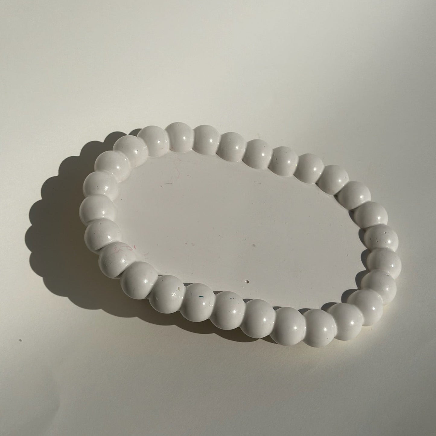 White & Beige Bubble Tray | Jesmonite Collection